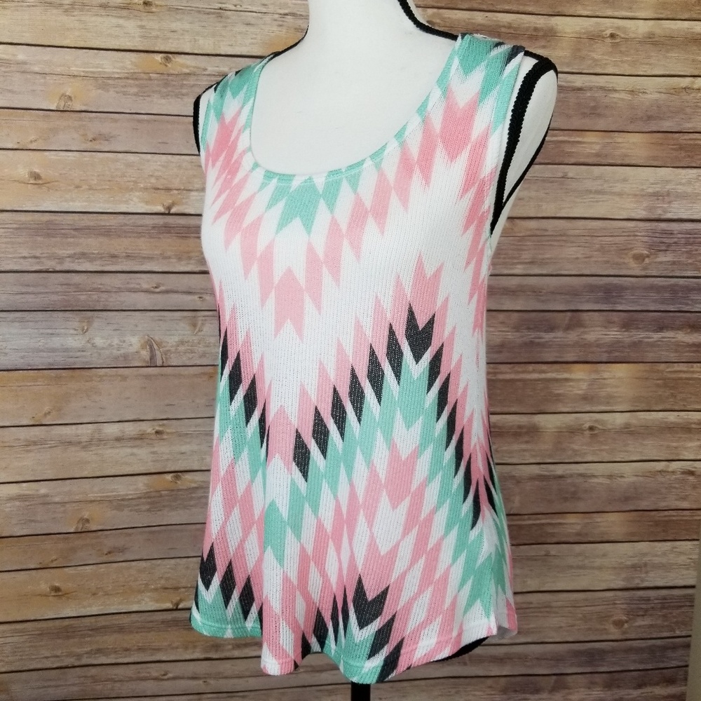 Blu Planet Razor Back Knit Tank Top Size Medium - Picture 7 of 7